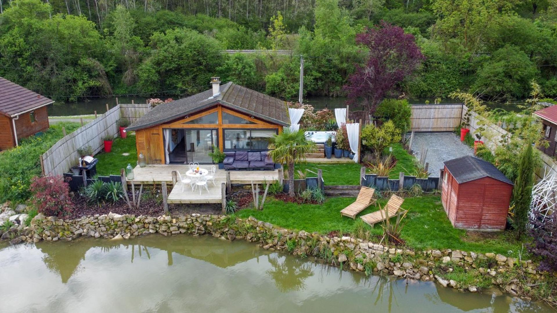 Kaebane 85, Lodge Avec Spa Au Bord De L'Eau Prouilly Exterior photo